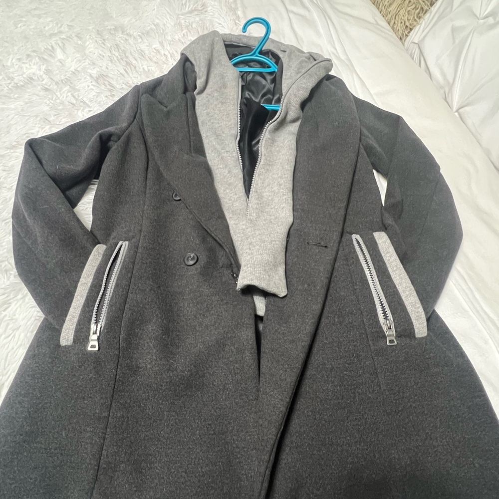 Beautiful coat - Picture 4 of 5